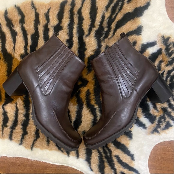 Brown Leather Stacked Heel Gianni Bini Ankle Boots Size 8 1/2 - Picture 4 of 16